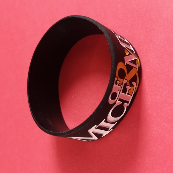 Of Mice & Men Rock Bands Bracelet NWOT - Picture 2 of 4